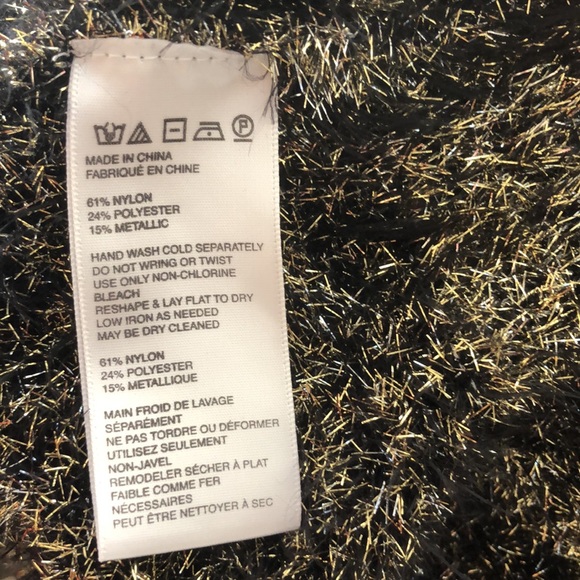 > Silence + Noise Gold Metallic Eyelash Soft Oversize Hi-Low Sweater Size XS/S - Picture 3 of 5